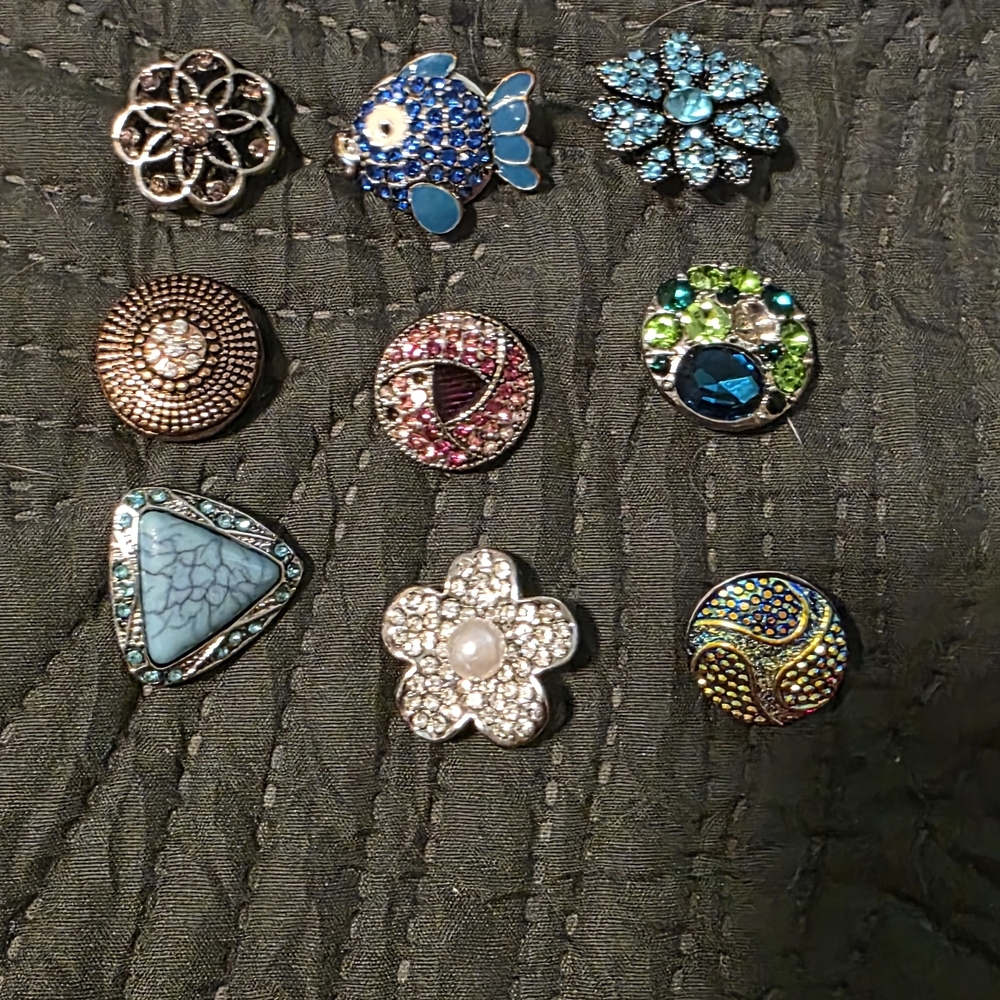 SALE 🏴󠁧󠁢󠁳󠁣󠁴󠁿 Assorted Snap Jewelry Set with Bracelets and Charms - Picture 12 of 15